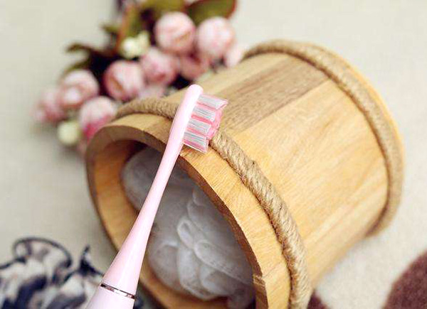 電動(dòng)牙刷的材料新方向 -TPE包膠專用材料